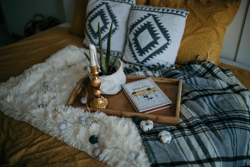 10 Ways to Make Your Apartment Homey for Fall & Winter